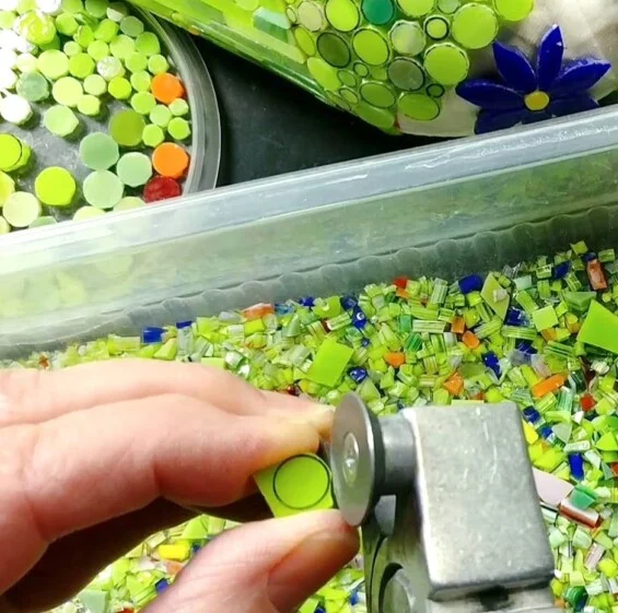 Selbst gestalten und an einem Mosaik-Workshop teilnehmen Selbst gestalten und an einem Workshop teilnehmen